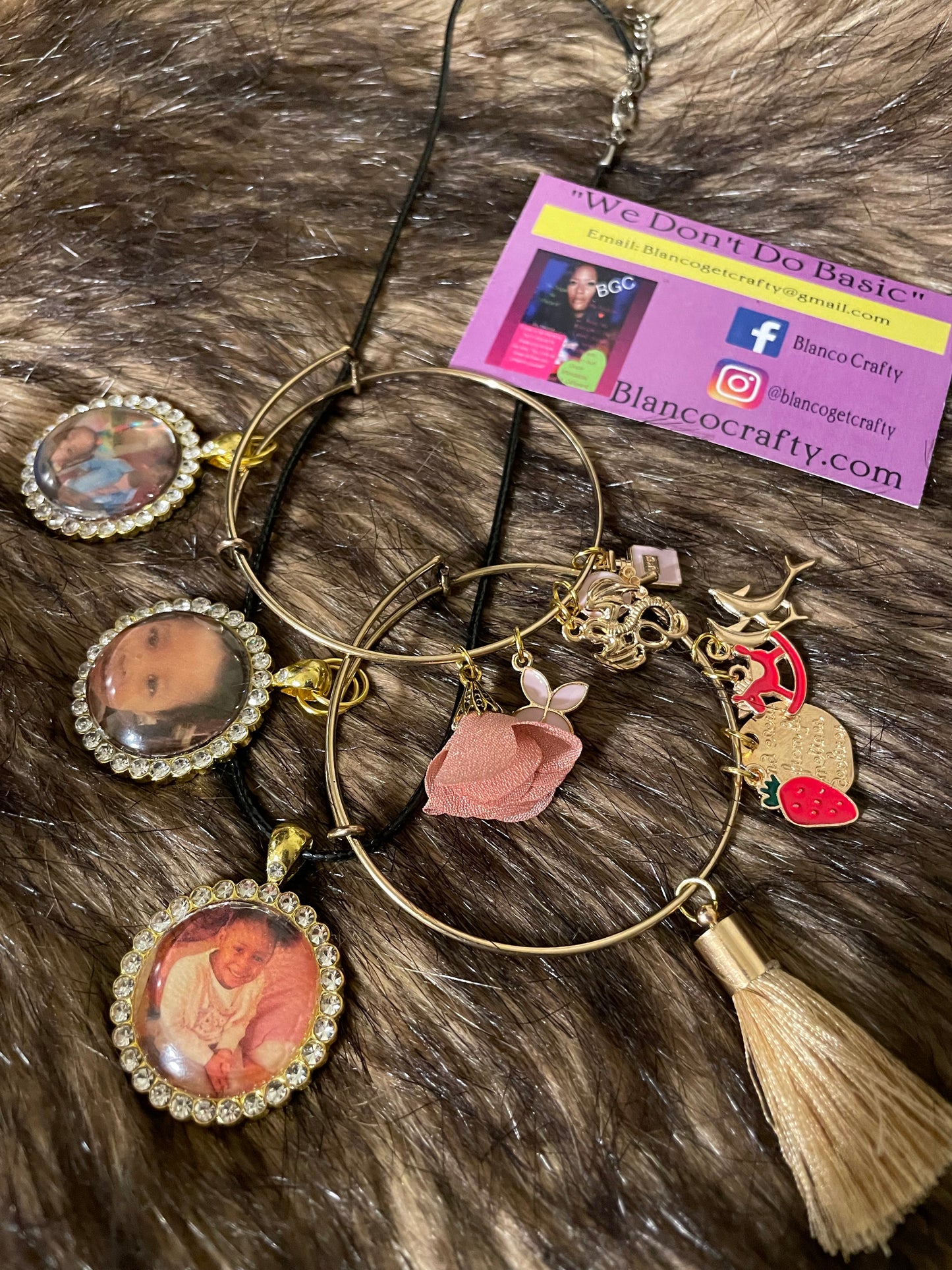 Pendant bracelets bundle